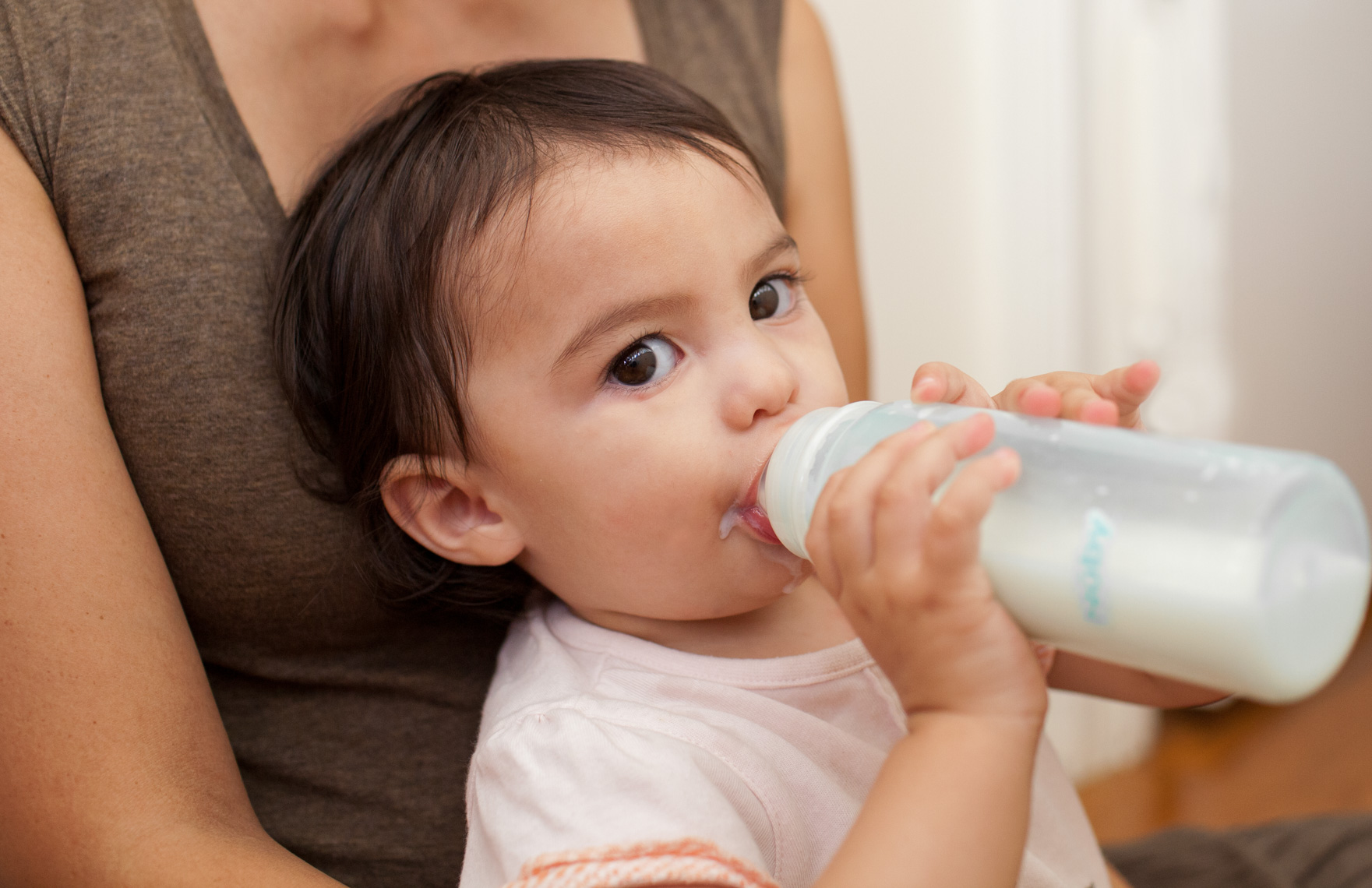 Baby drinking formula | Commercial Kids Photographer