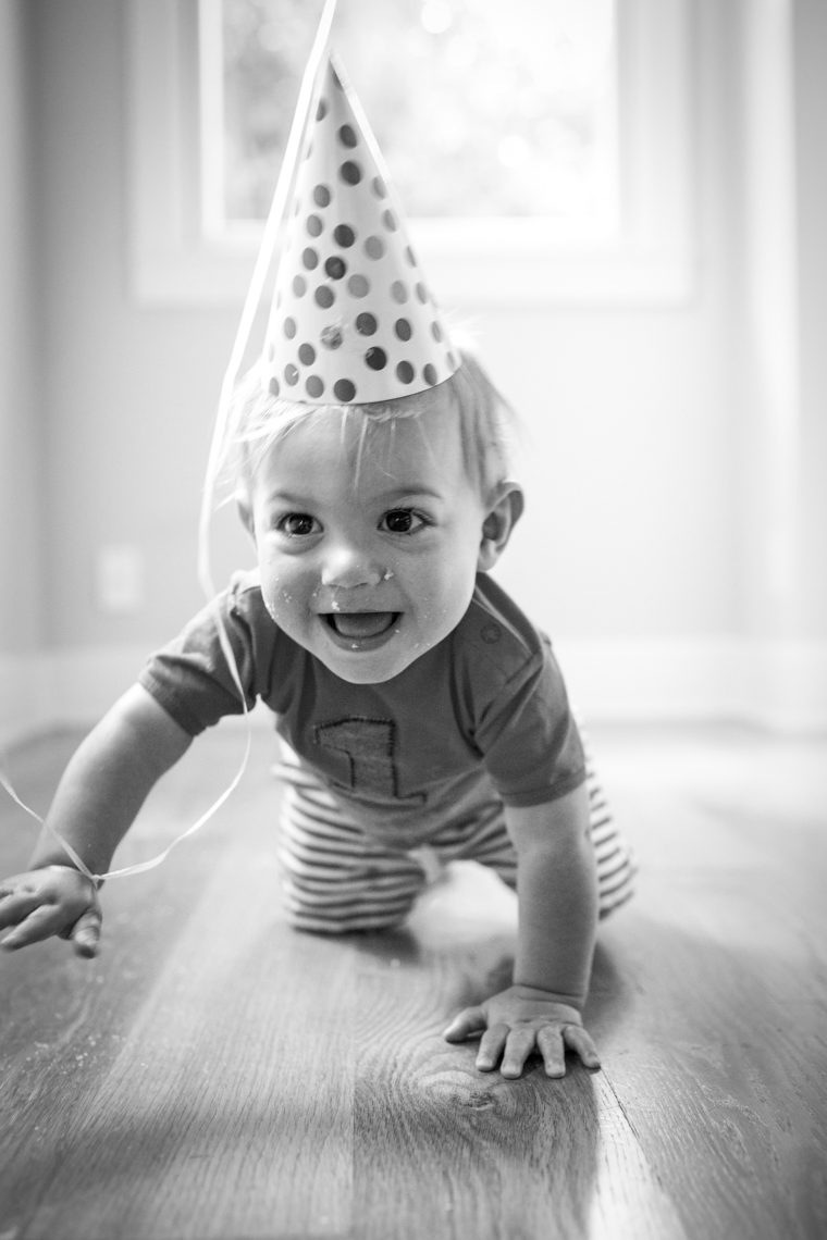 Lively baby crawling | Kids Lifestyle Photographer